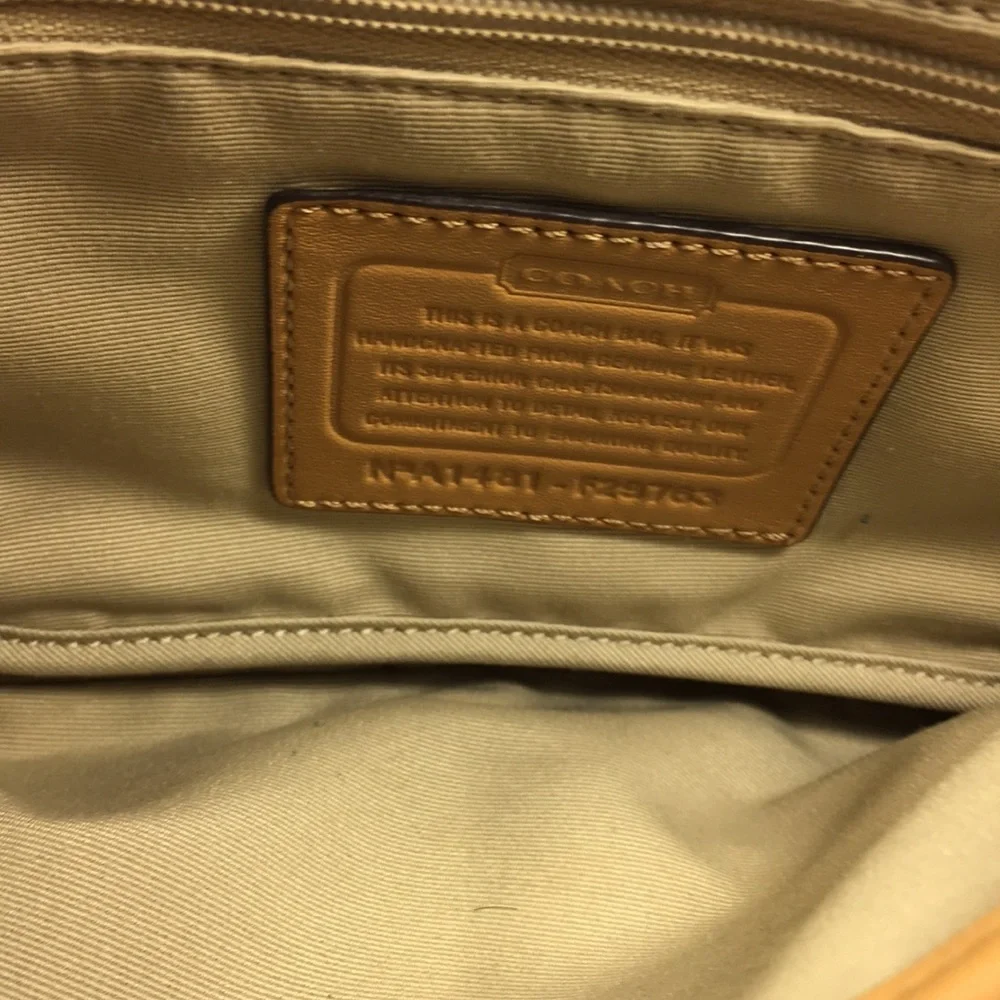 Coach elegant soft glove leather purse EUC